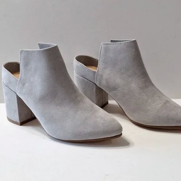 Express Gray Faux Suede Pointed Toe Classic Block Heel Mules Size 6 - Picture 1 of 7